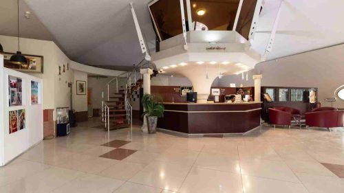 لابی هتل تعطیلات کیش