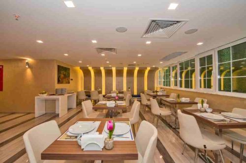 رستوران هتل اینتل استانبول با سرو صبحانه