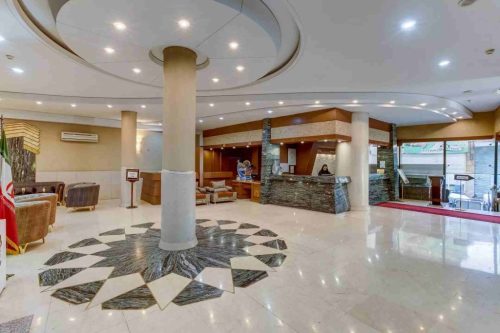 لابی هتل عماد مشهد با مبلمان راحت