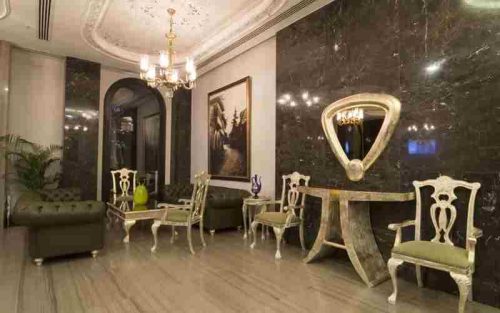 لابی هتل جومبالی پلازا استانبول با طراحی ساده