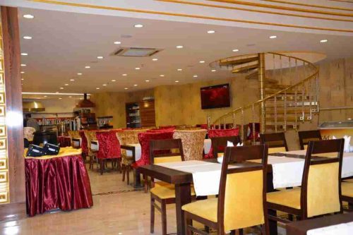 رستوران هتل هالدی وان