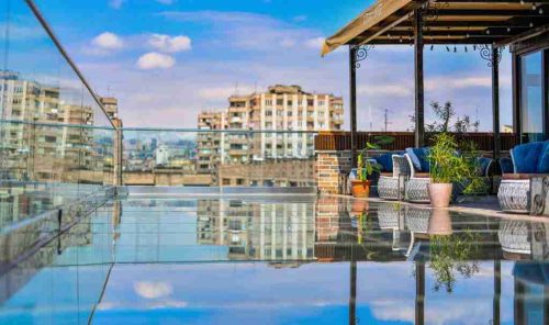 استخر روباز هتل کنیاک ایروان
