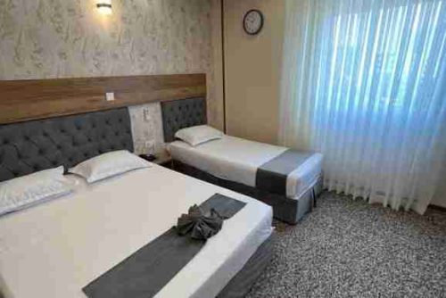 اتاق سهنفره هتل میران مشهد