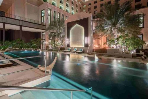 استخر روباز هتل هرمز گرند عمان