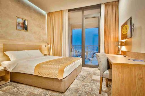 اتاق دو نفره هتل آمری پلازا تفلیس