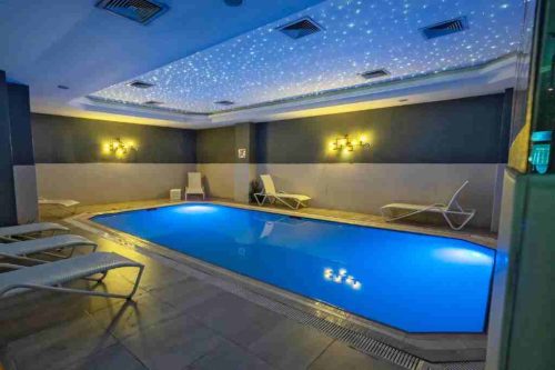 استخر سرپوشیده هتل گرین پارک تکسیم