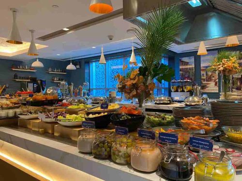 رستوران هتل اج کریک ساید دبی