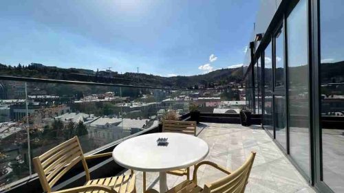 تراس اتاق هتل ایبیس استایلز تفلیس سنتر