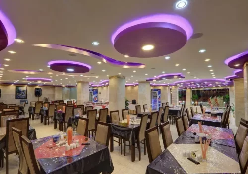 فضای صبحانه هتل الوند ۱ قشم