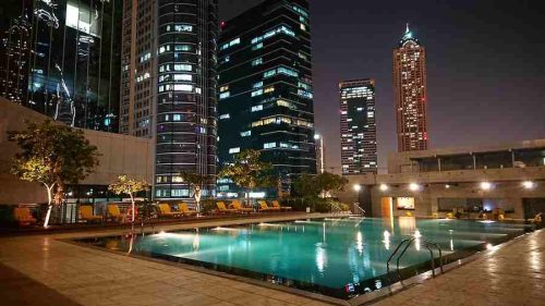 نمای بیرونی هتل آنانتارا داون‌تاون دبی در مرکز شهر