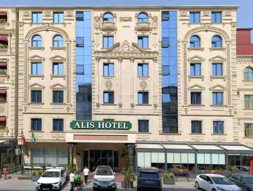 نمای بیرونی هتل آلیس باکو