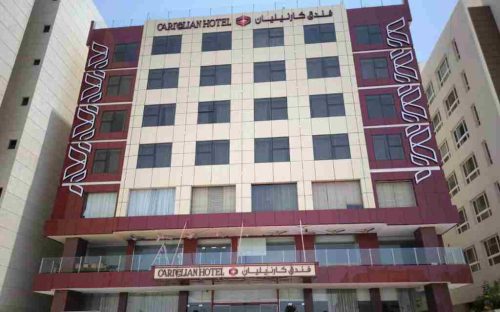 نمای بیرونی هتل کارنلین بای گلوری بوور مسقط