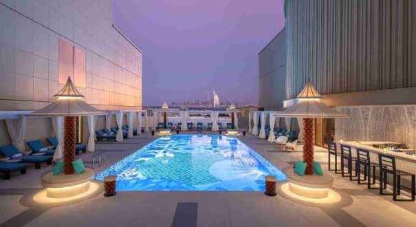 استخر پشت بام هتل لوکس پنج ستاره Andaz Dubai The Palm