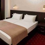 اتاق هتل آنگا ایروان با چیدمان ساده