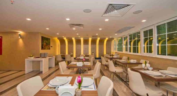 رستوران و صبحانه هتل اینتل استانبول رستوران هتل اینتل استانبول با سرو صبحانه