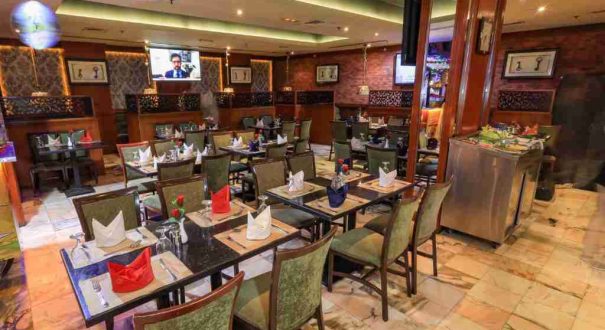 رستوران با منوی بینالمللی در هتل فورچون پرل دبی رستوران هتل فورچون پرل دبی