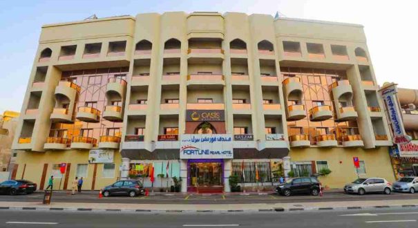 نمای اصلی هتل فورچون پرل دبی در منطقه دیره نمای بیرونی هتل فورچون پرل دبی