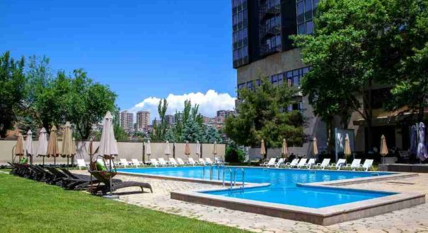نمای بیرونی هتل پرزیدنت بای هرازدان ایروان