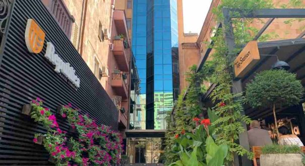 نمای بیرونی هتل ریپابلیکا ایروان
