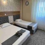 اتاق سه‌نفره هتل میران مشهد