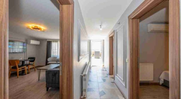 اتاق دوتخته از زاویه دیگر در هتل کامفورت سوئیت وان اتاق دوتخته از نمای دیگر در هتل کامفورت سوئیت وان ترکیه