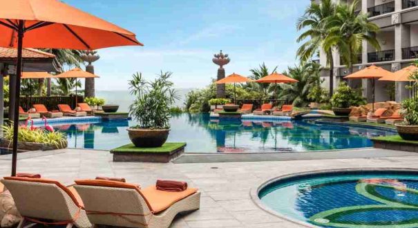 استخر روباز هتل گاردن کلیف ریزورت پاتایا