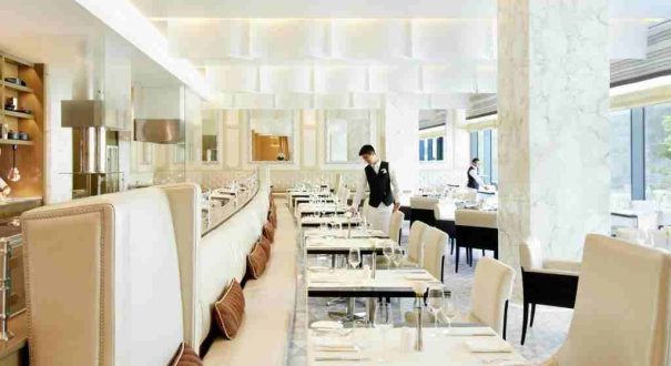 رستوران هتل فیرمونت باکو فلیم تاورز