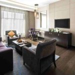 اتاق با مبلمان هتل هرمز گرند عمان