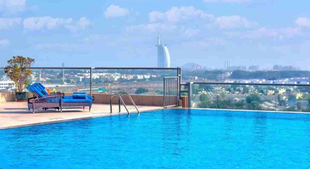 استخر روباز هتل تو سیزن دبی