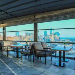 رستوران هتل آیریس باکو با نمای شهری