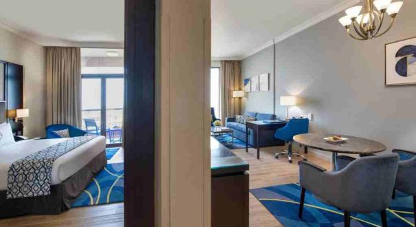 اتاق با مبلمان هتل تو سیزن دبی