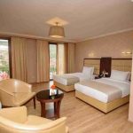 اتاق سه نفره هتل کی‌اِم‌اِم تفلیس