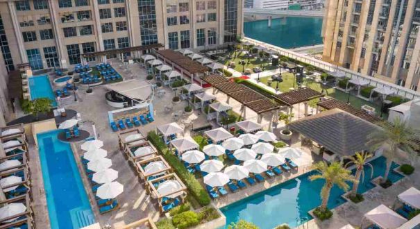 استخر روباز هتل هیلتون دبی الحبتور سیتی