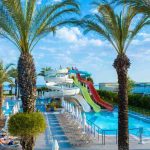 استخر روباز هتل لیبرتی لارا