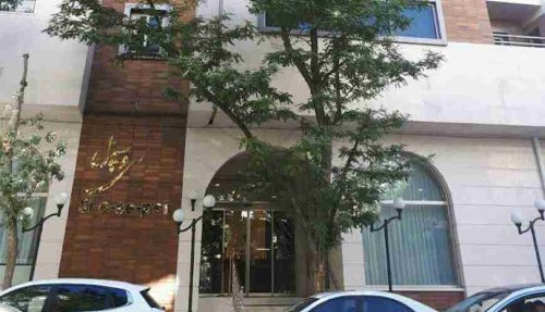 هتل سی و سه پل