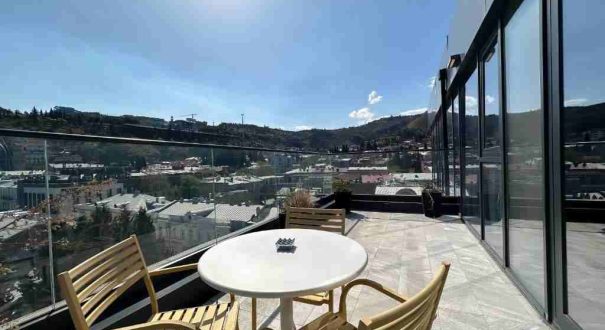 تراس اتاق هتل ایبیس استایلز تفلیس سنتر