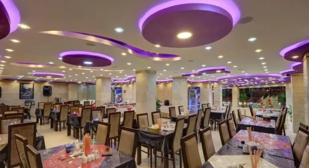 فضای صبحانهخوری هتل الوند ۱ فضای صبحانه هتل الوند ۱ قشم