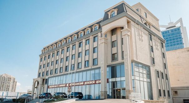نمای بیرونی هتل آیریس باکو