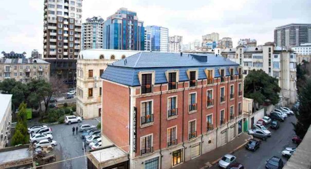 نمای بیرونی هتل آوروم باکو نمای هتل آوروم باکو