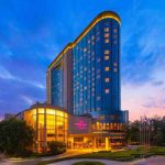 نمای بیرونی هتل کرون پلازا پکن لیدو