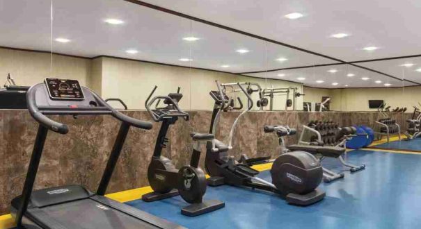 باشگاه بدنسازی هتل دیز باکو