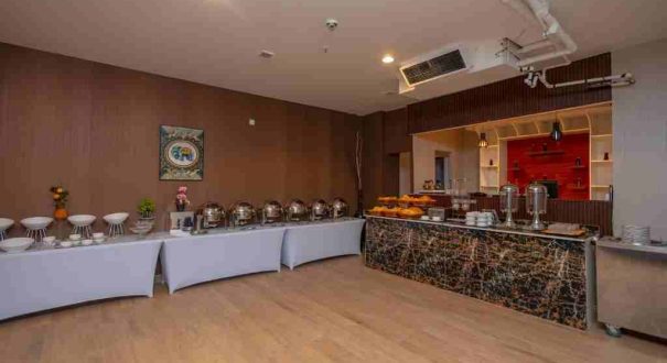 رستوران هتل گرند کانتیننت دبی