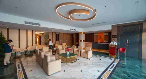 لابی هتل گرند کانتیننت دبی