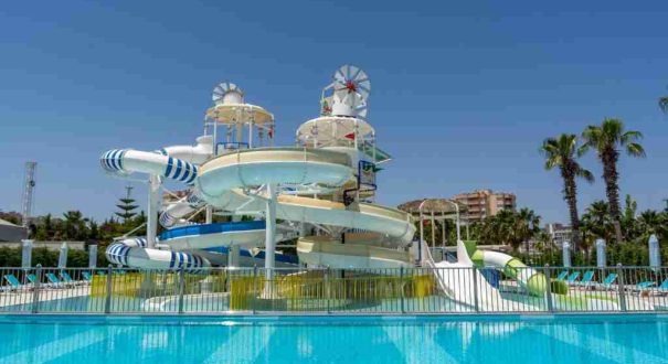 پارک آبی هتل بایا لارا