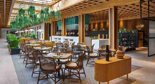 رستوران هتل رادیسون بلو دبی دیره کریک