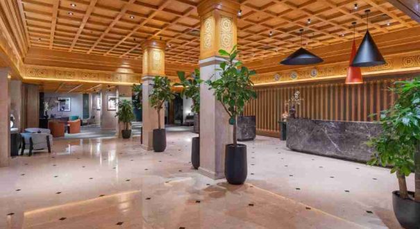 لابی هتل رادیسون بلو دبی دیره کریک