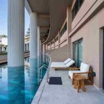 تراس اتاق Swim Up هتل میراکل ریزورت با دسترسی مستقیم به استخر