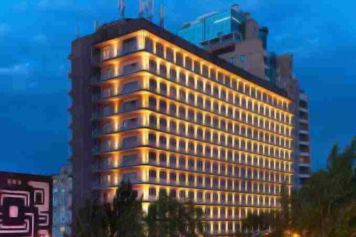 Ani Plaza Hotel