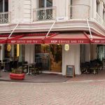 کافه Hep Coffee and Tea در هتل لو میراژ استانبول با فضای نشیمن بیرونی