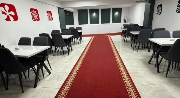 رستوران و سالن غذاخوری هتل ارا گلد وان وان